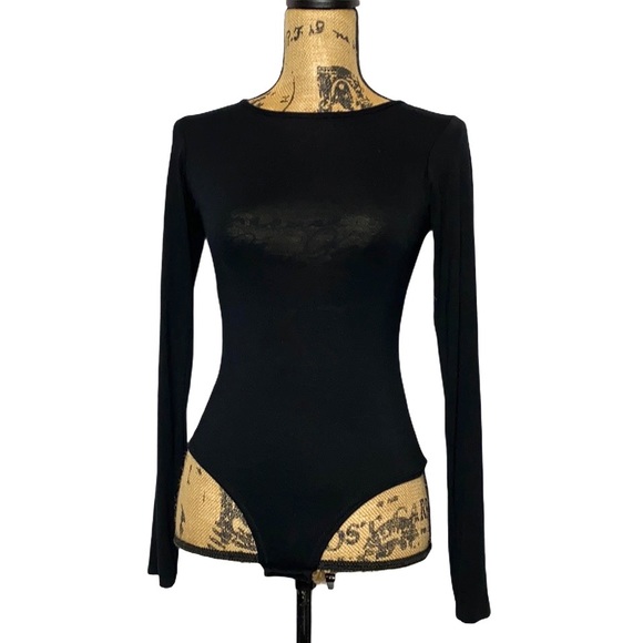 PrettyLittleThing Tops - Pretty Little Thing Black Crew Neck Bodysuit 6